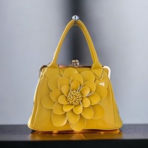 Rare Find Flower Kisslock Purse By Pink House Toronto